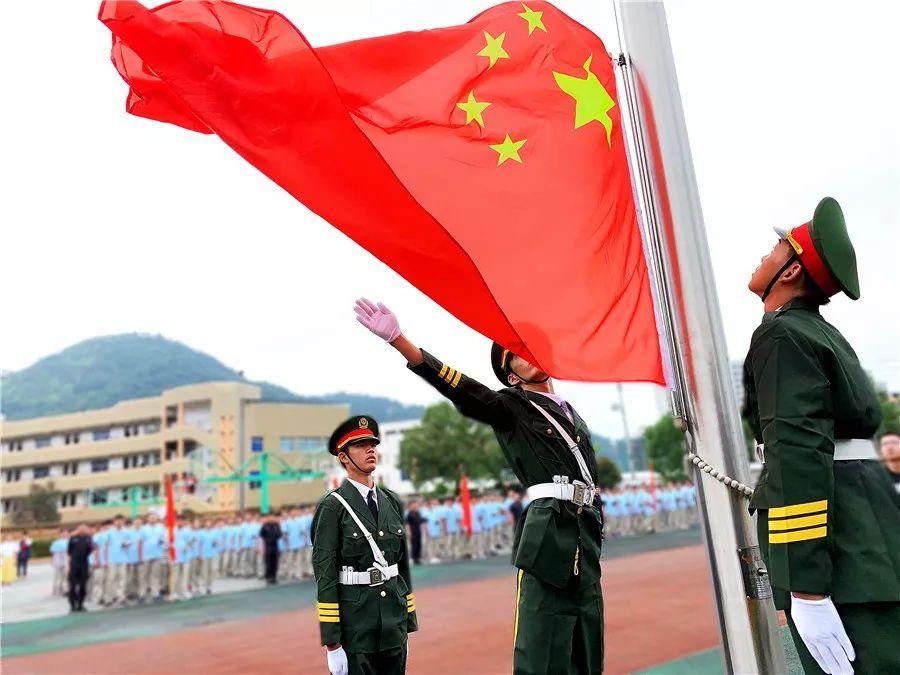逃离奇异森林